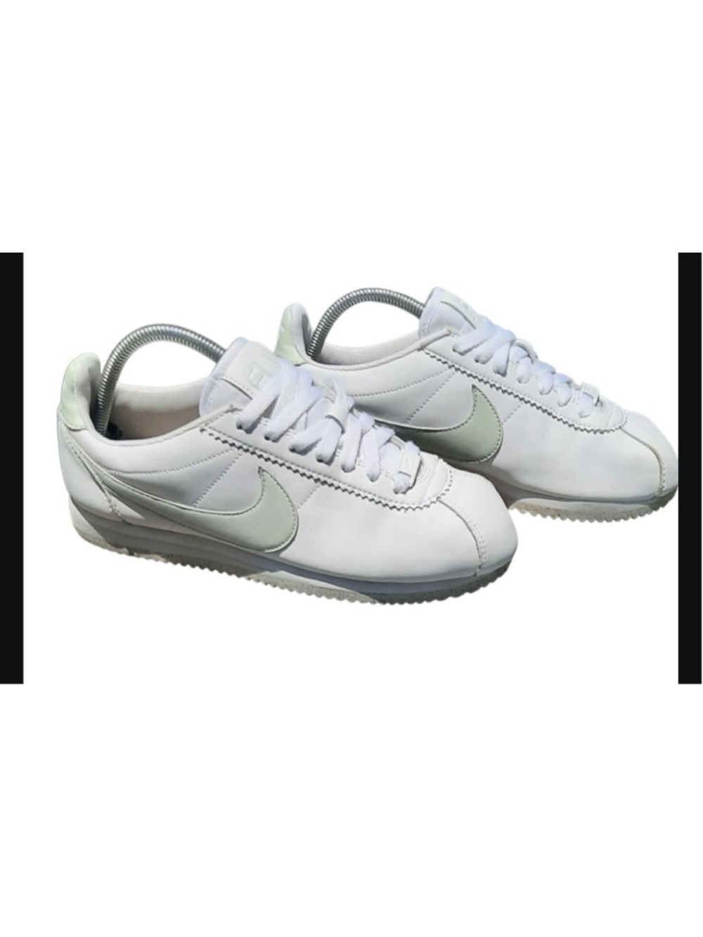 Nike Women's Classic Cortez
Flyleather shoes /sneakers AR4874-100 size 9